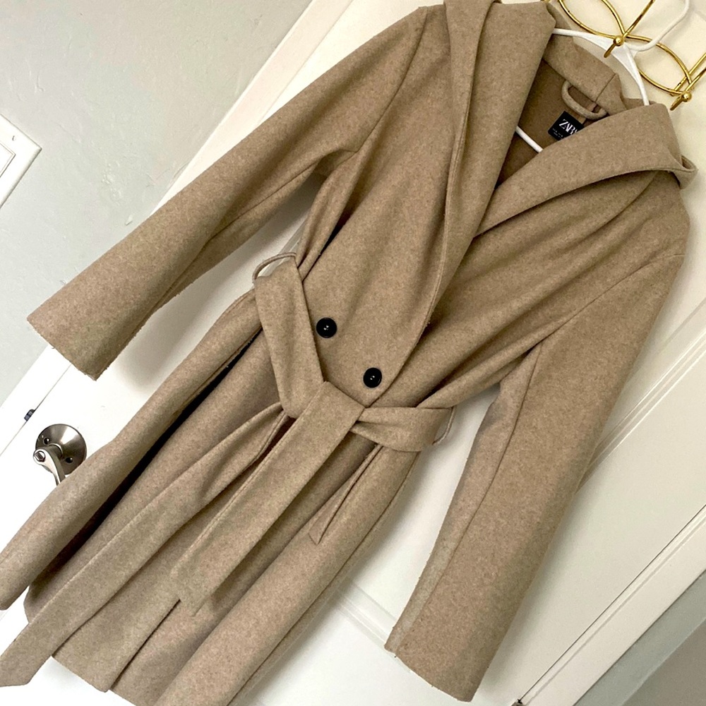 semi new beige coat size small 🧥